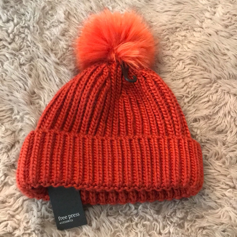 Free Press orange knitted beanie hat NWT